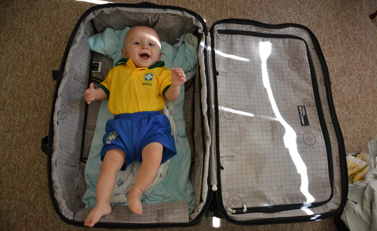 Packliste Urlaub für Kinder - Baby im Koffer