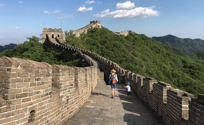 Chinesische Mauer mit Kindern
